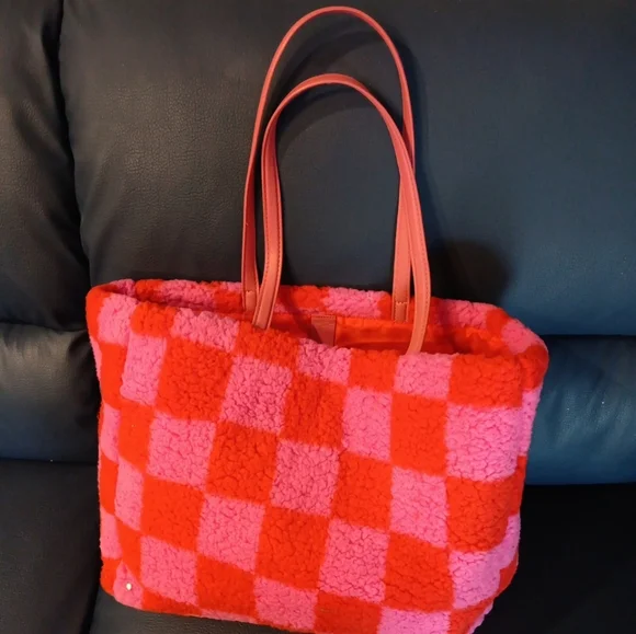 No Boundaries Stylish Pink and Red Checkered Tote Bag - Picture 2 of 4